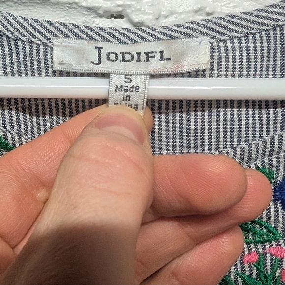 JODIFL (Small) Embroidered Gray Top with Floral Accents Boho Hippie - Picture 5 of 7